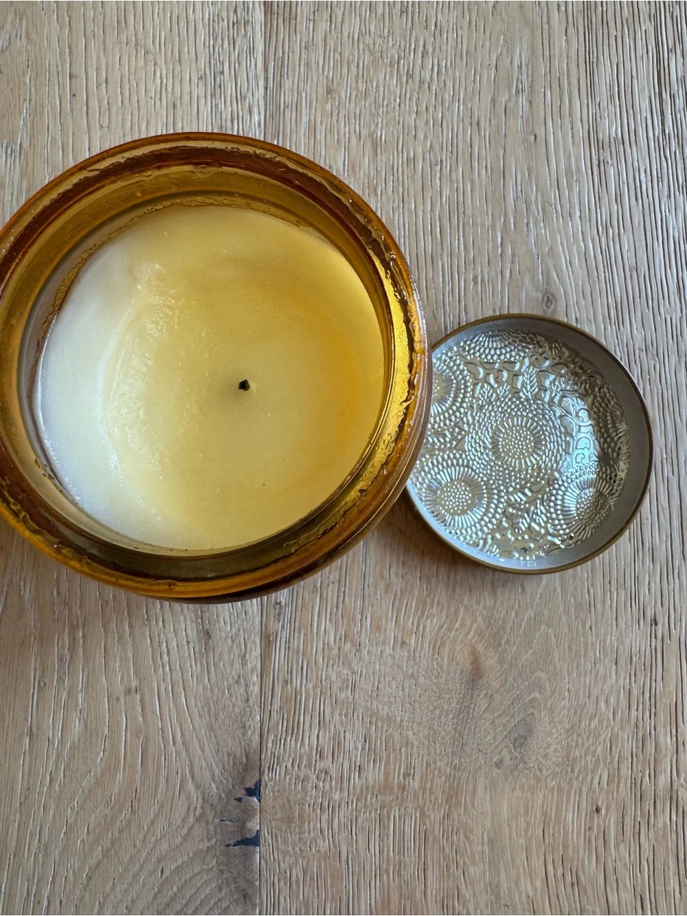 VOLUSPA  Baltic Amber Glass Candle Large 16 oz Price Firm!